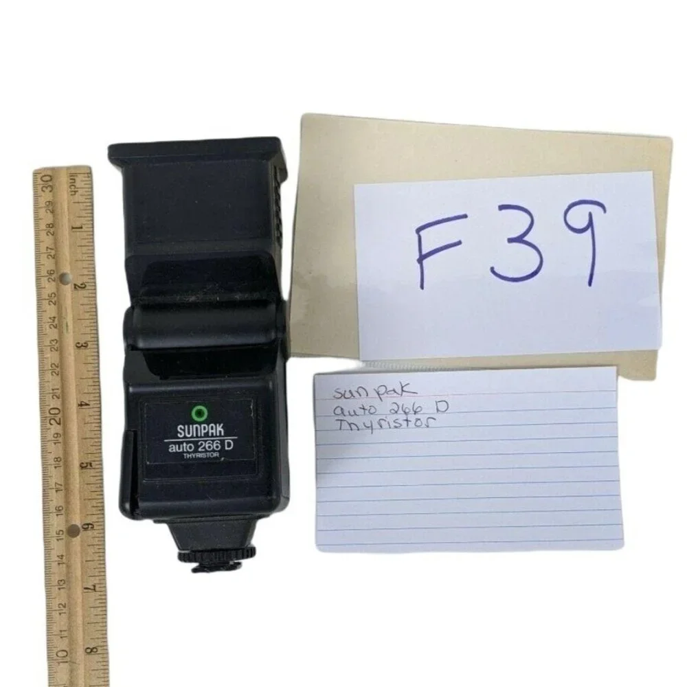 SUNPAK Thyristor auto 244D Camera Flash attachment 57d